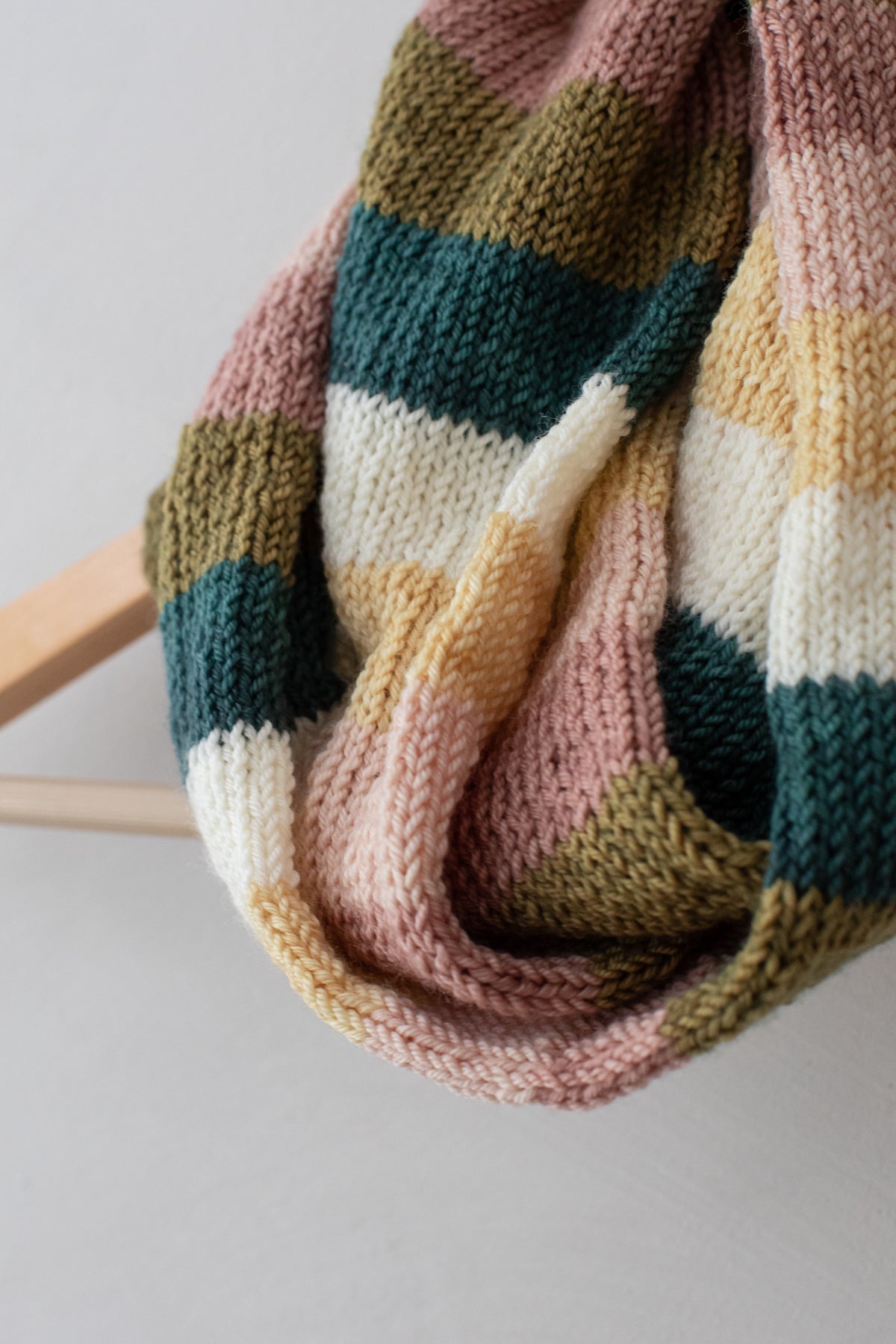 CFC Striped Mini Cowl Pattern