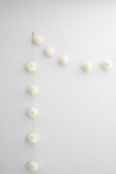 DIY Disposable PomPom Maker
